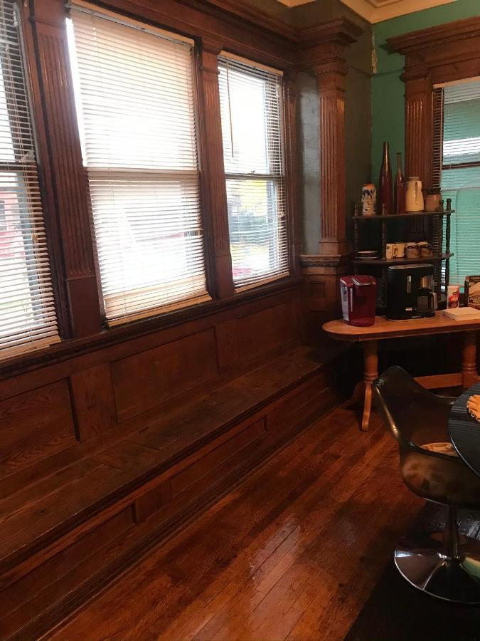 이리 5 Star Victorian Mansion-Downtown No Locals B&B 외부 사진