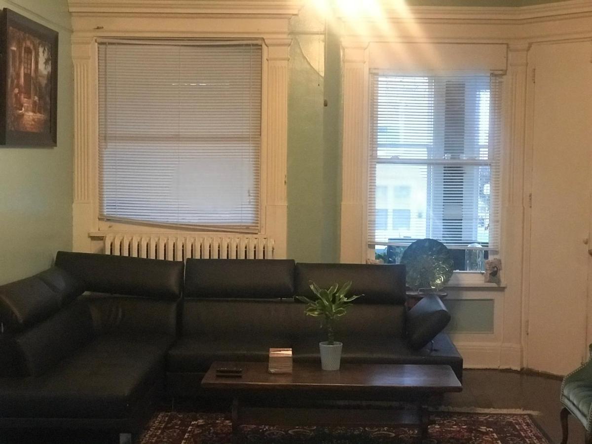 이리 5 Star Victorian Mansion-Downtown No Locals B&B 외부 사진
